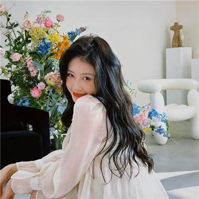 《某女星被传耍大牌拒合影，助理推搡粉丝》配图
